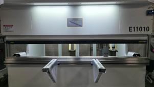 110 ton X 10' Accurpress NEW Electric Press Brake